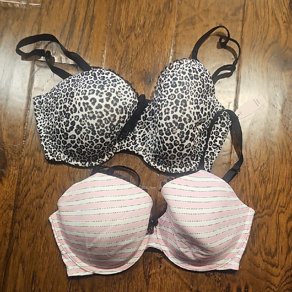 Victorias Secret Bras Size 34DD NWT